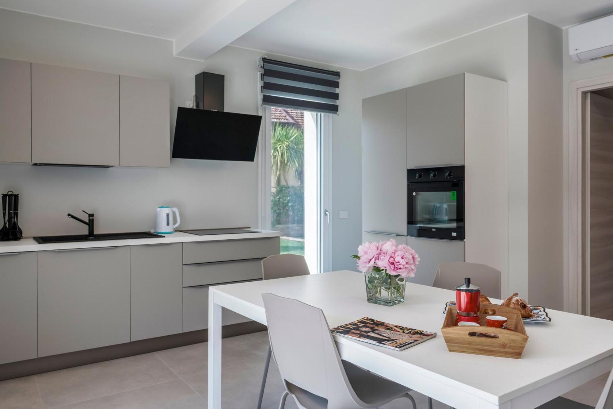 Malvezzi Apartments Desenzano del Garda Exterior foto