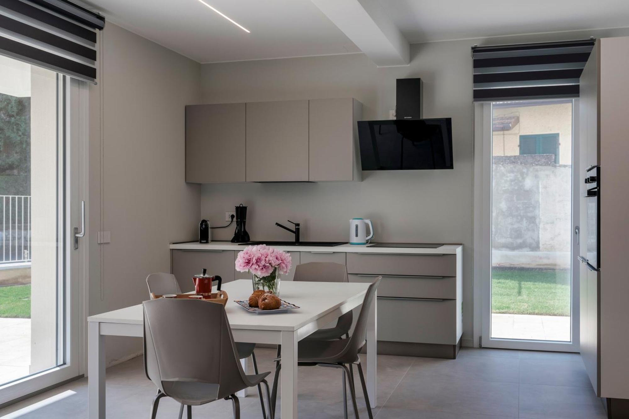 Malvezzi Apartments Desenzano del Garda Exterior foto