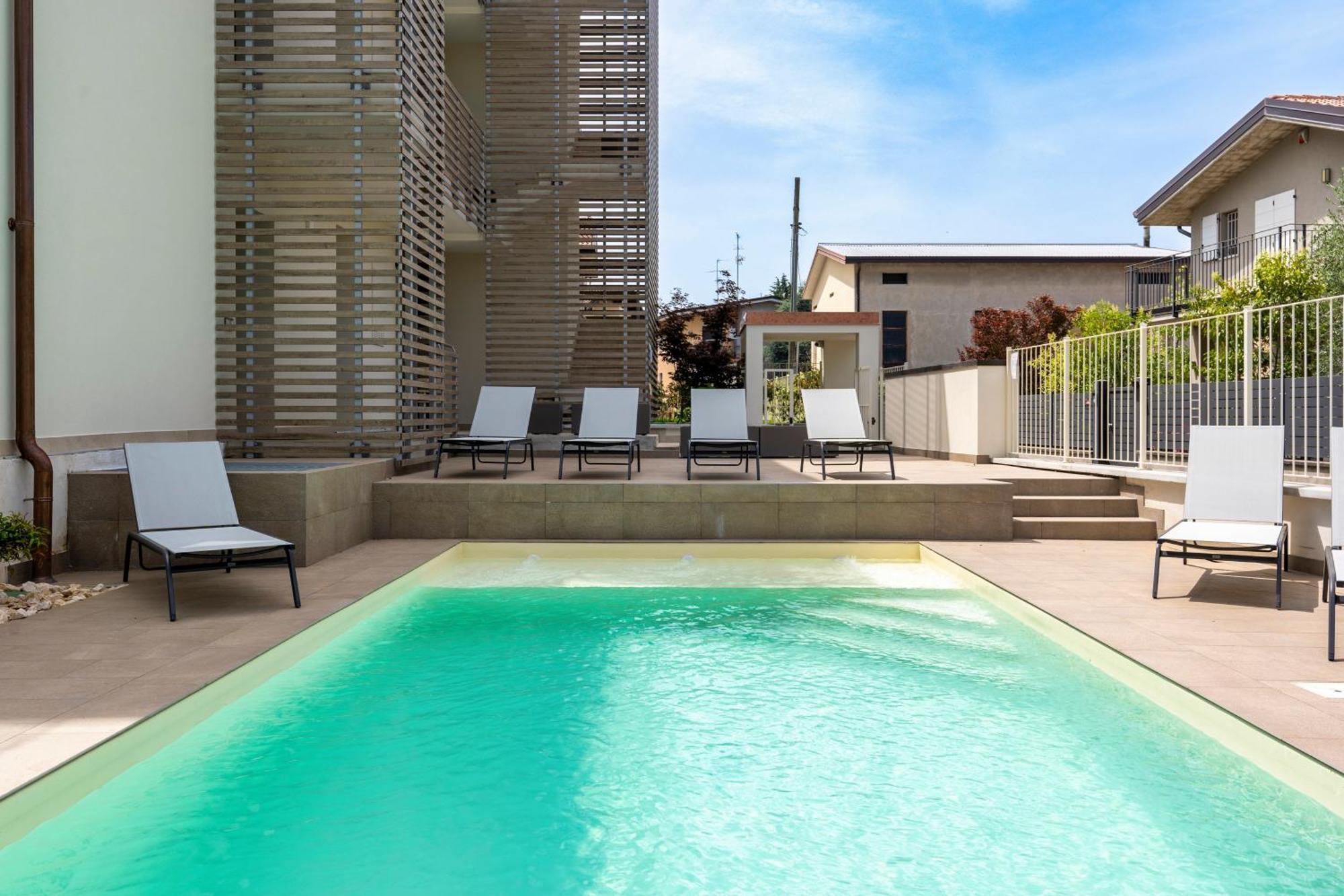 Malvezzi Apartments Desenzano del Garda Exterior foto